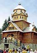 В Ужгороді обговорюють проблеми збереження та відтворення дерев’яного сакрального зодчества Українських Карпат 