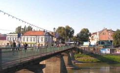Пішохідний міст в Ужгороді