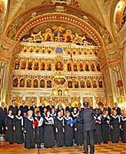 На благодійному різдвяному концерті виступає хор імені Августина Волошина