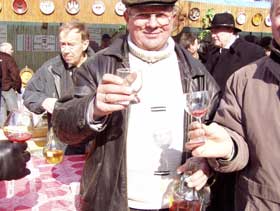 Ужгород: Підприємці радилися, як зберегти виноробну галузь Закарпаття