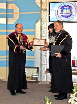 Держсекретар МВС Словаччини став Почесним доктором Закарпатського державного університету