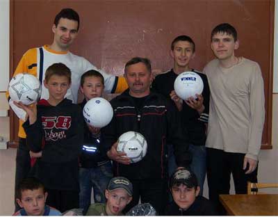 Закарпатський „Молодіжний Союз Наша Україна” завітав з подарунками до школи-інтернату м. Мукачева