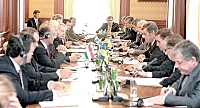 У рамках візиту президента Угорщини в Україну розпочалися українсько-угорські переговори в розширеному складі