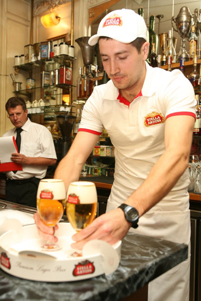 Кращим барменом Stella Artois став Василь Товтин із Ужгорода