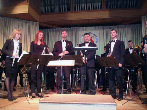 У Закарпатській обласній філармонії відбувся концерт духового оркестру філармонії "На крилах пісні"