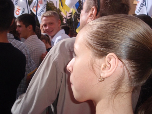 Зірковий колгосп Тимошенко продовжив зомбування електорату в Ужгороді