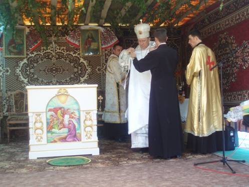 Глава греко-католиків Закарпаття освятив престол церкви Воздвиження Чесного Хреста у Воловці