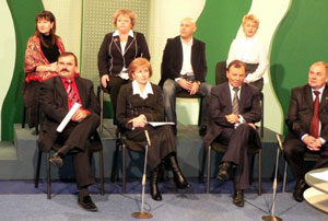 Перші "подихи" економічної кризи обговорювали під час телемосту "Ужгород-Луганськ"