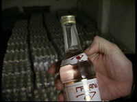 В ужгородському супермаркеті вилучили понад 15 тисяч пляшок фальсифікованої горілки