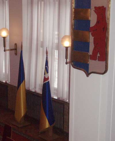 Прийнятий сьогодні на сесії прапор Закарпаття недвозначно стверджує українськість краю (ФОТО)