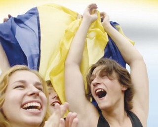 Все більше українців пишаються своїм громадянством