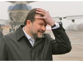 Луценко вирішив напакостити Балозі, а тому затримав в Ужгороді його літак?