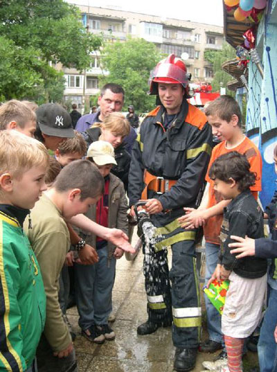 Рятувальники Ужгороду відзначили Міжнародний день захисту дітей