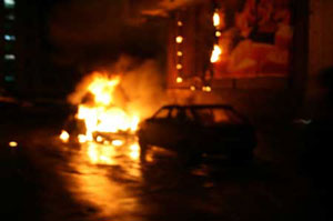 Закарпаття: Підпалений невідомими, у Берегові згорів "Фольксваген Поло" 2007 року випуску