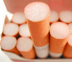 Закарпатські контрабандисти кинули 12 ящиків сигарет