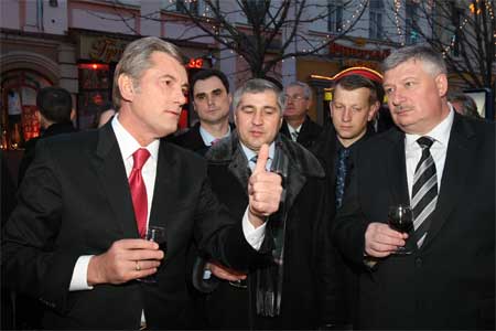 Ющенко попросив закарпатців підняти за нього чарку на фестивалі вина в Мукачеві