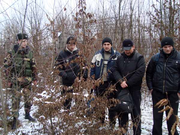 На Закарпатті прикордонники затримали 4-х молдаванів-нелегалів (ФОТО)