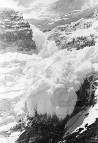 На Закарпатті через небезпеку сходження снігових лавин оголошено штормове попередження