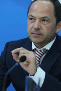 Тігіпко назвав неправдивою інформацію про його можливе лідерство в Партії регіонів