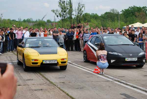 У Мукачеві відбулися змагання з дрег-рейсингу (ФОТОРЕПОРТАЖ)