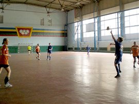 На літніх іграх молоді перемогли гандболістки з Ужгорода