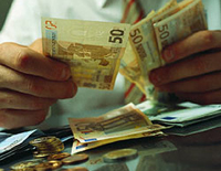 Торги на міжбанку закрилися в діапазоні 9,8152-9,8217 грн/євро