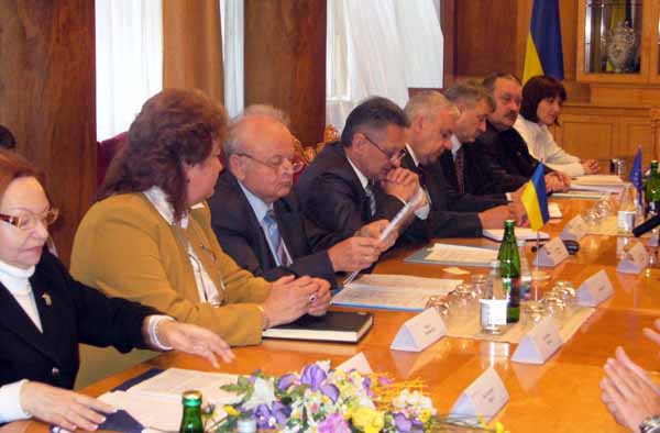 Керівництво Закарпатської області зустрілося з послами європейських країн