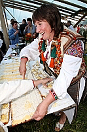Закарпатські гуцули влаштували фестиваль на честь картоплі