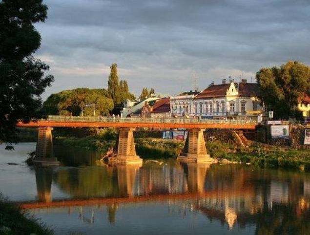 Гроші на проектування нового пішохідного мосту в Ужгороді не використали