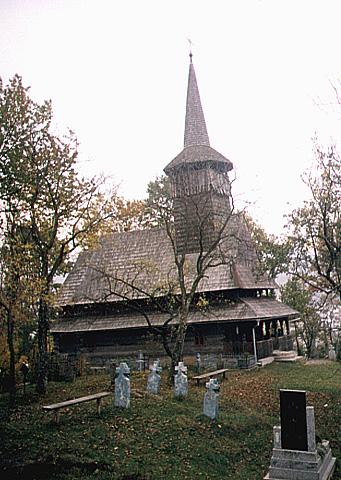 В Ужгороді вже залили фундамент під копію дерев’яної церкви з Нересниці (ФОТО)