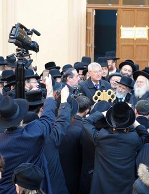 Мільйонер Алекс Ровт відкрив у Мукачеві синагогу (ФОТО)