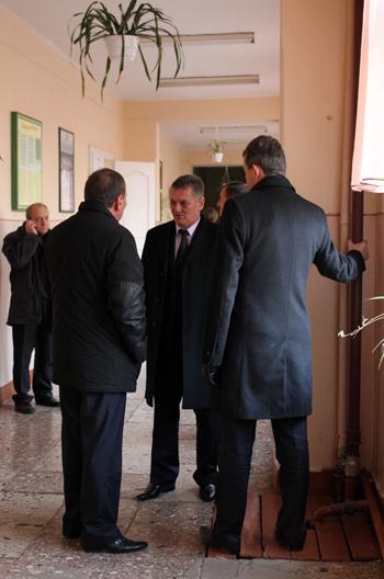 "Губернатор" відвідав "аварійну" школу, щоби вкотре покритикувати владу Ужгорода (ФОТО)