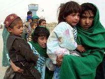 Мукачівські прикордонники затримали афганських нелегалів з дітьми
