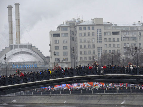 У Москві відбувся наймасовіший за десятиріччя "антипутінський" мітинг (ФОТО, ВІДЕО)