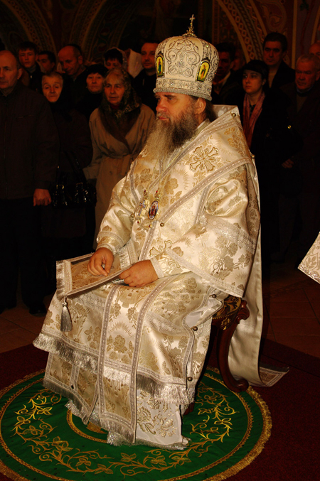 Архієпископ Феодор відслужив Різдвяну Божественну Літургію в Мукачеві (ФОТО)