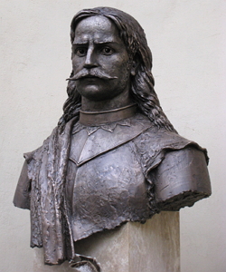 Пам’ятник Міклошу Берчені встановили в Ужгородському замку (ФОТО)