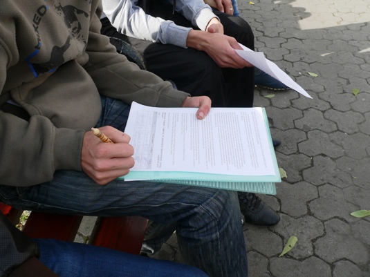 В Ужгороді збирали підписи проти реконструкції площі Народної (ФОТО)