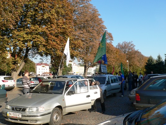 В Ужгород завітав автомайдан «Захисти себе і Україну сам» (ФОТО)