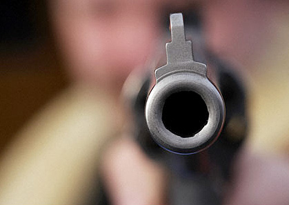В Ужгороді підприємцю погрожували пістолетом