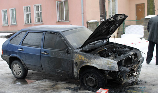 Пожежники підтверджують, що авто "опального" міліціонера підпалили (ФОТО)