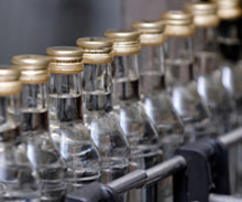 На Мукачівщині вилучили 4 тис пляшок несправжньої "Справжньої" горілки