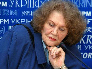 В Ужгороді студенти УжНУ роздаватимуть перехожим вірші Ліни Костенко