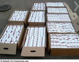 У гаражі закарпатця виявили 17000 пачок підроблених сигарет