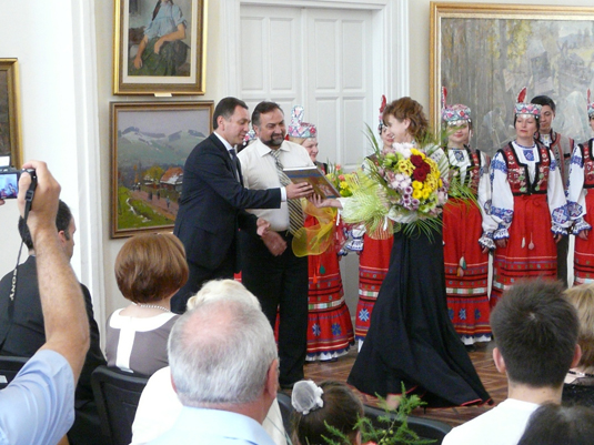 В Ужгороді презентували книгу про Закарпатський народний хор (ФОТО)