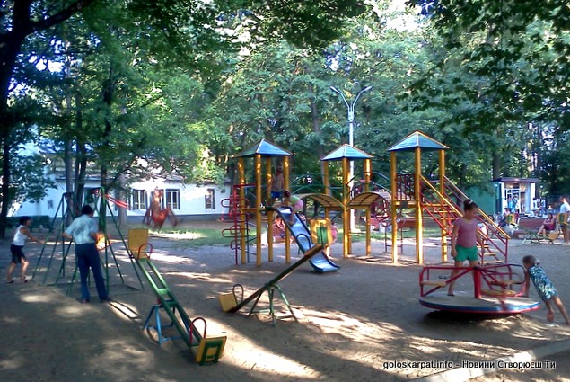 У парку Виноградова встановили спортивні тренажери (ФОТО)
