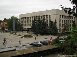 На виконкомі Ужгородської міськради погодили список цілодобових підприємств