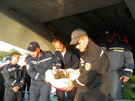 Закарпатців, що постраждали в ДТП у Росії, літаком МНС доправили до Ужгорода (ФОТО)