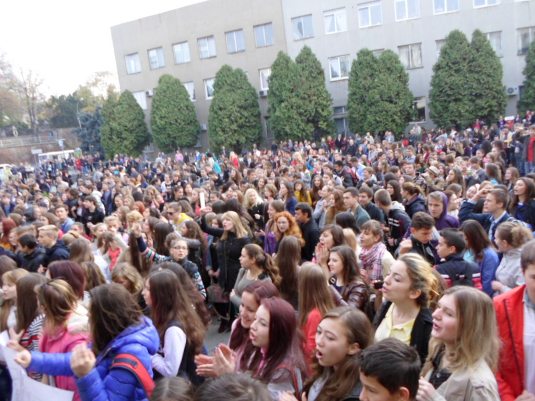 Ужгородські школярі відмінили візит Януковича і призначений на середу мітинг