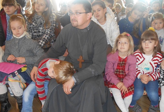 Заняття Недільної школи при Ужгородському Кафедральному соборі відвідують 50-70 родин (ФОТО)