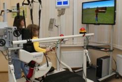 В Ужгороді швейцарський робот "Локомат" допоможе дітям, хворим на ДЦП